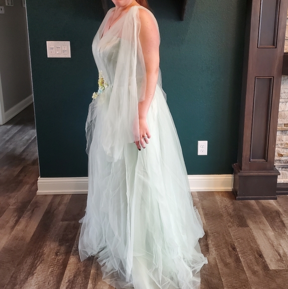 Plus Size Tulle Floral Gown - Picture 7 of 8